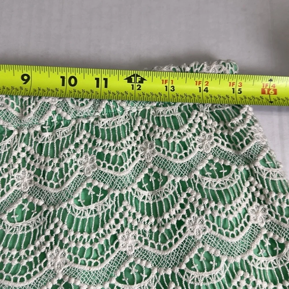 Southern Tide Women's Shorts Medium Pull On Green Lined‎ Lace Resort Coastal